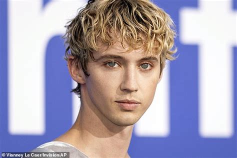 troye sivan naked|Troye Sivan has a message for critics: ‘I like my body’